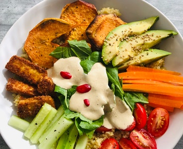 Avakado salatı